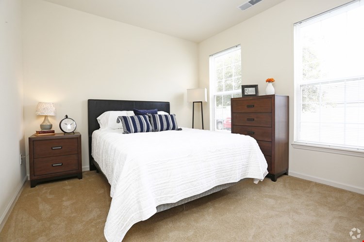 Watersedge Apartments Image 10