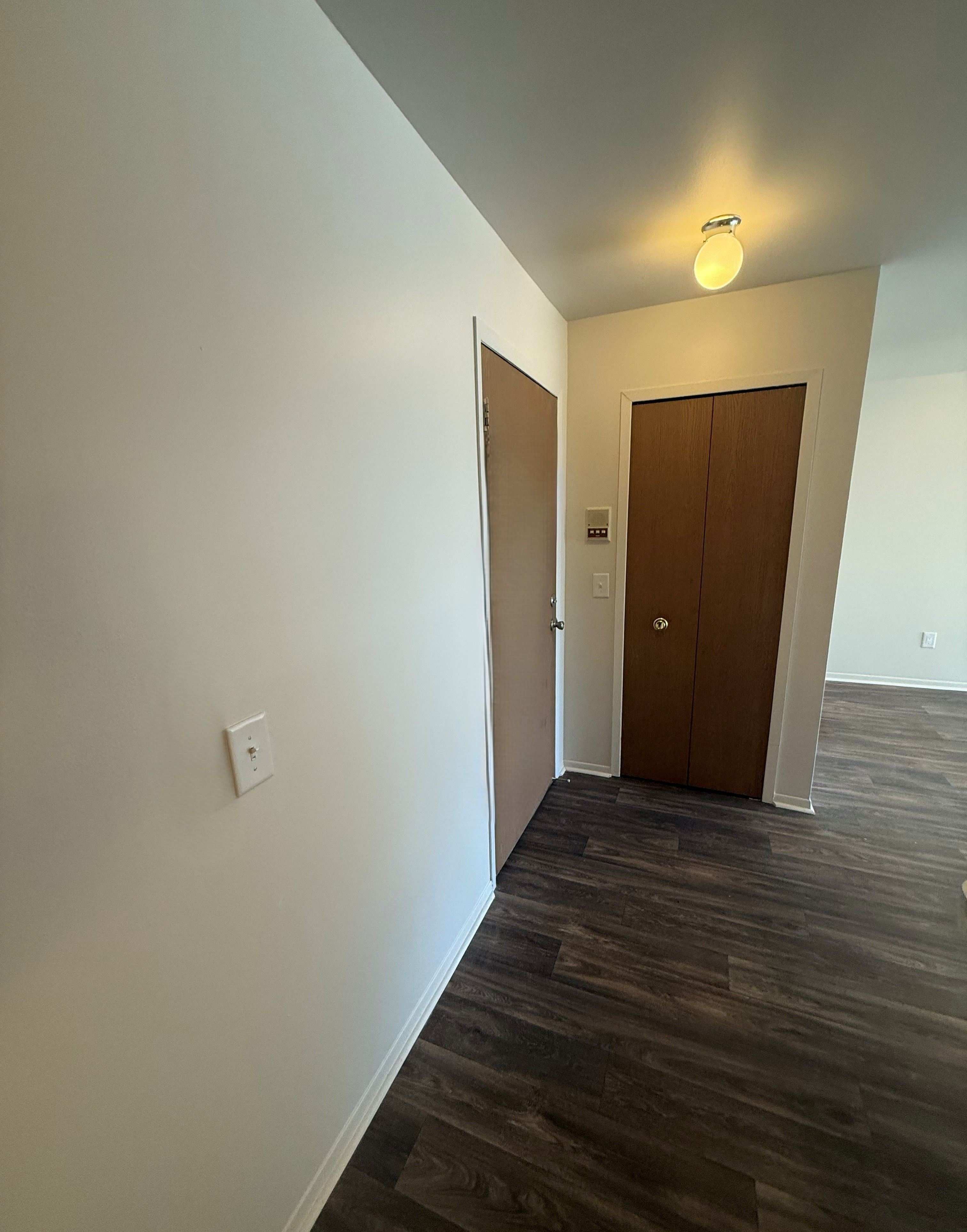 Lakeside Village Apartments Image 90