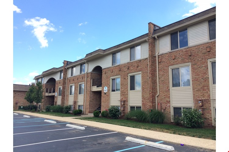find apartments for rent at lawrence landing