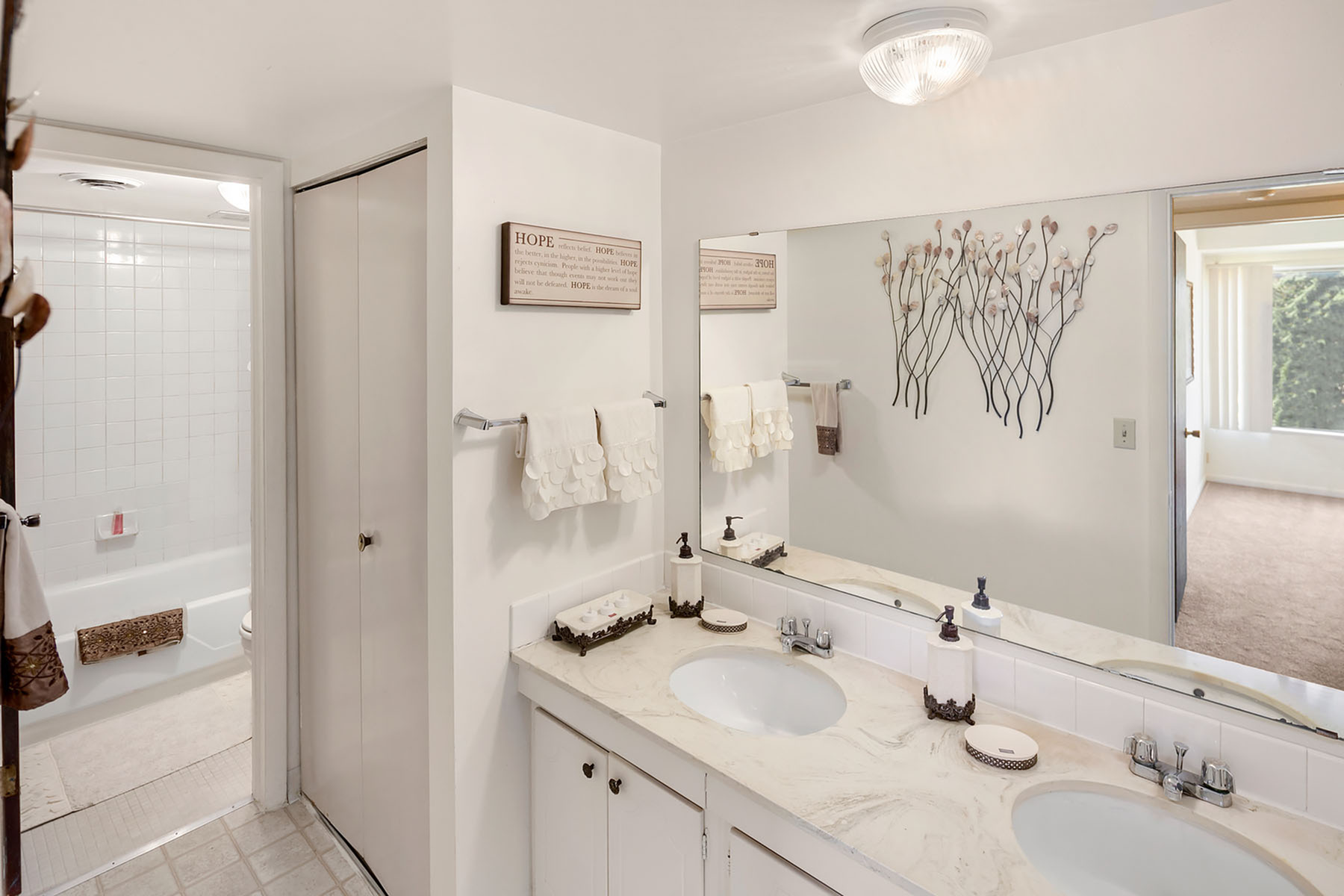 Regency Park Apartments Image 36