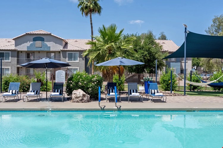 Sun-soaked days are best spent on our poolside loungers. Spread out, soak in the Arizona sun, and embrace the lap of luxury!