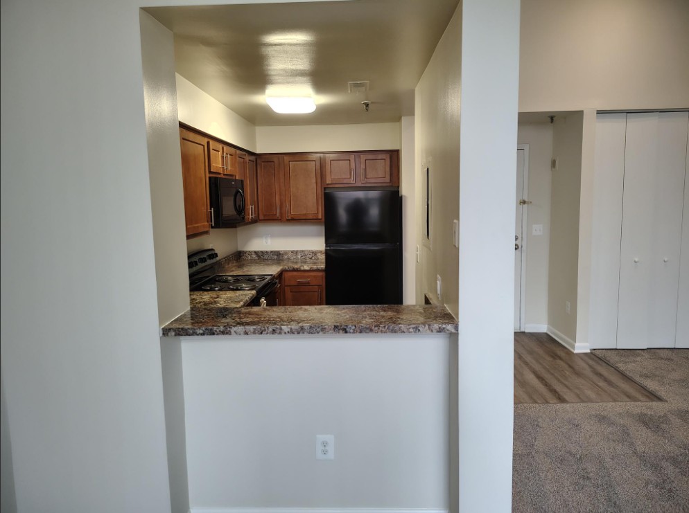 Marlboro Classic Apt & Redwood Square Image 64