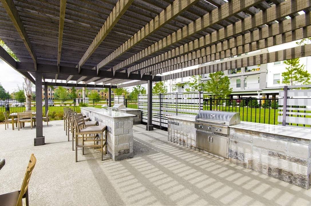 The Towers Woodland Image 25