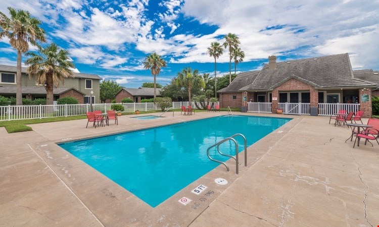 Bridge Pointe Landing Image 1