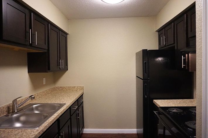 Salem Village Image 5