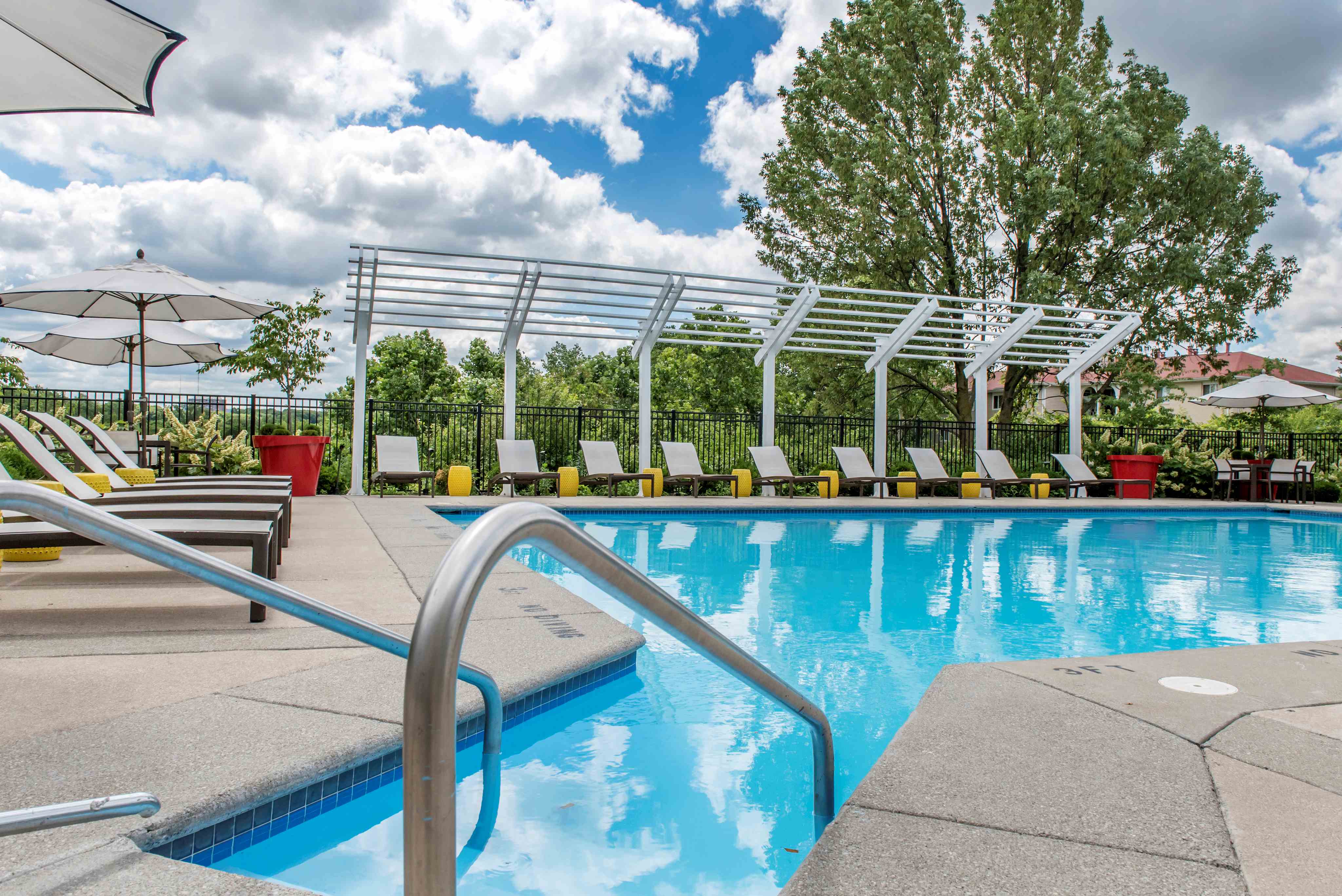 Runaway Bay Apartments Image 17