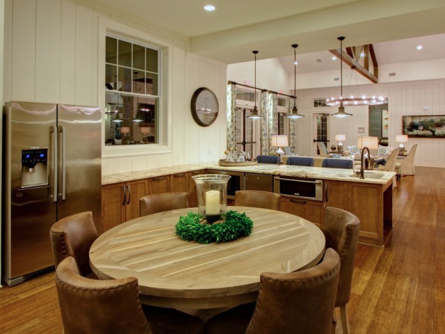 Alexander Village Apartments Image 10