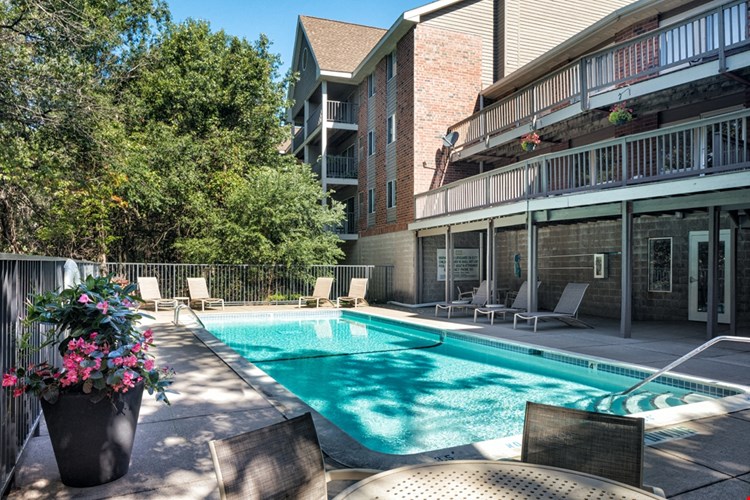 Minnetonka Hills Apartments Image 13