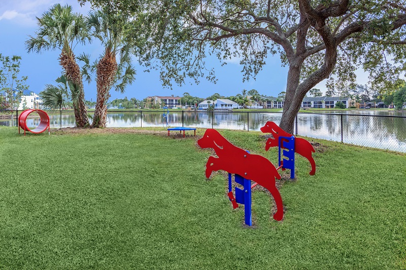 Fountain Lake Bradenton Image 5