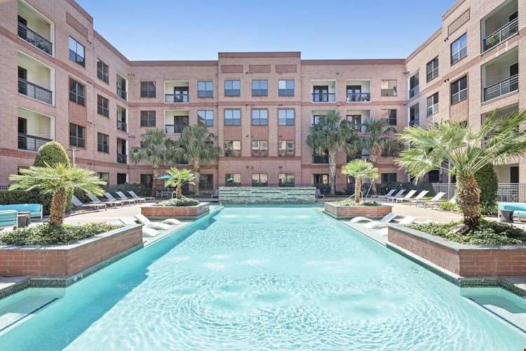 Camden Travis Street Image 11