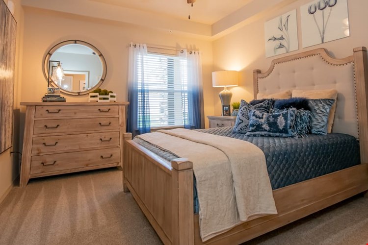 Stonehorse Crossing Image 9