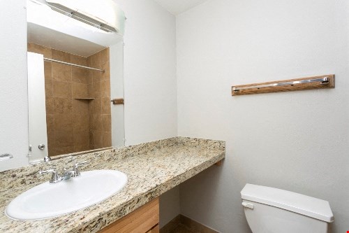 1190 Birch Image 19