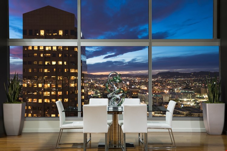 Watermarke Tower Dining Area View