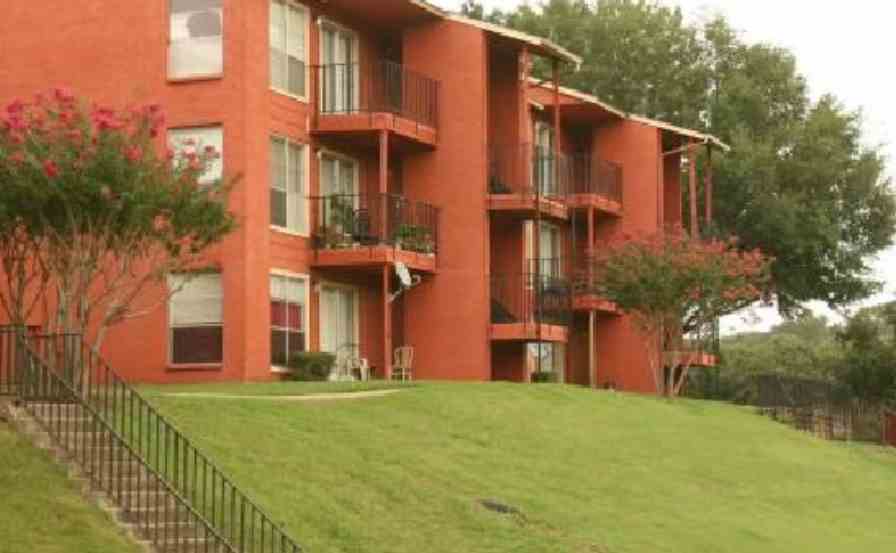  Westdale Hills Firestone Image 2