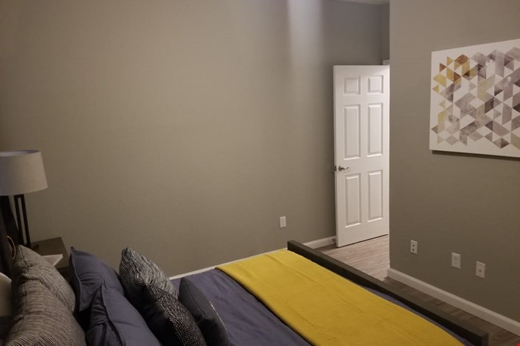 Oakwood Creek Condominiums Image 10