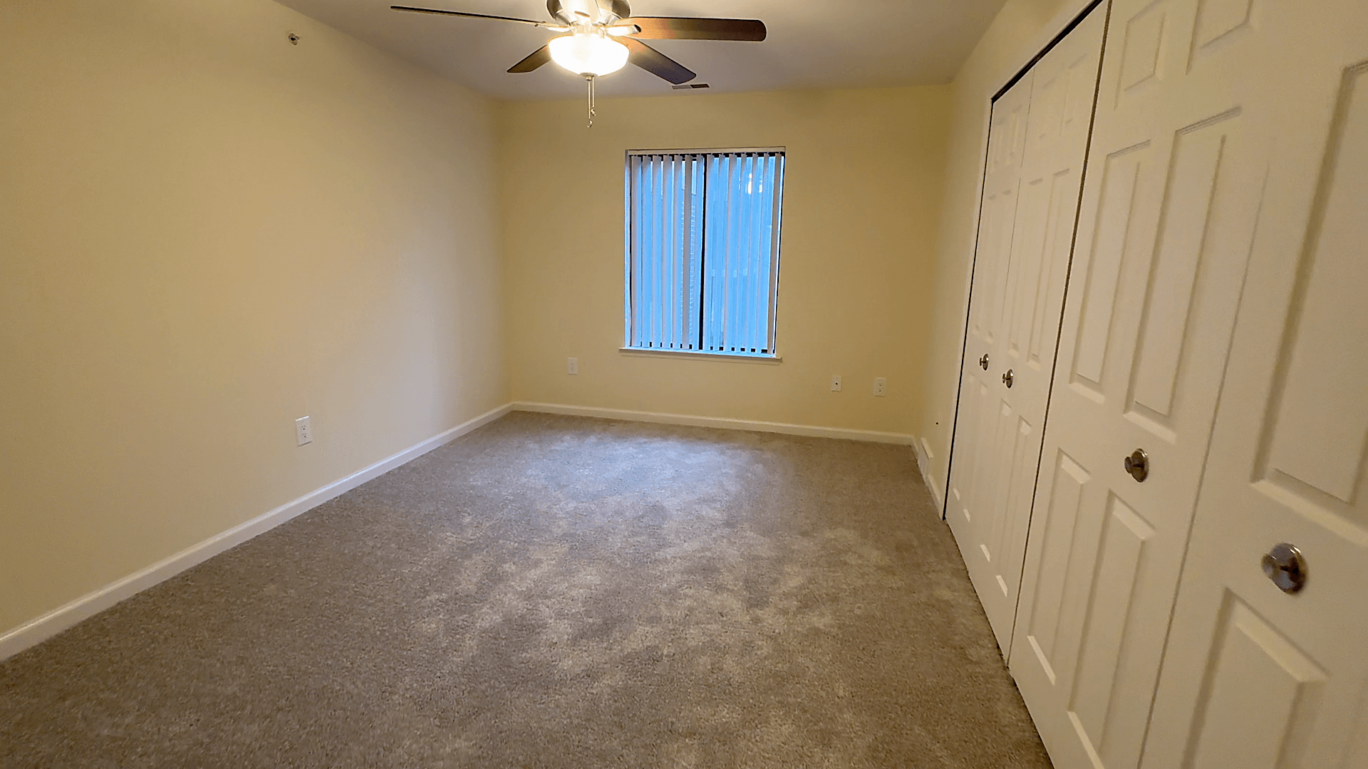 Lakeside Village Apartments Image 183