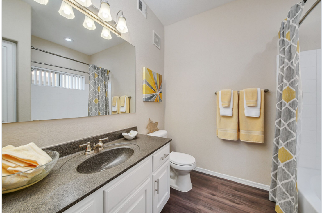 Tresa at Arrowhead Apartment Homes Image 31