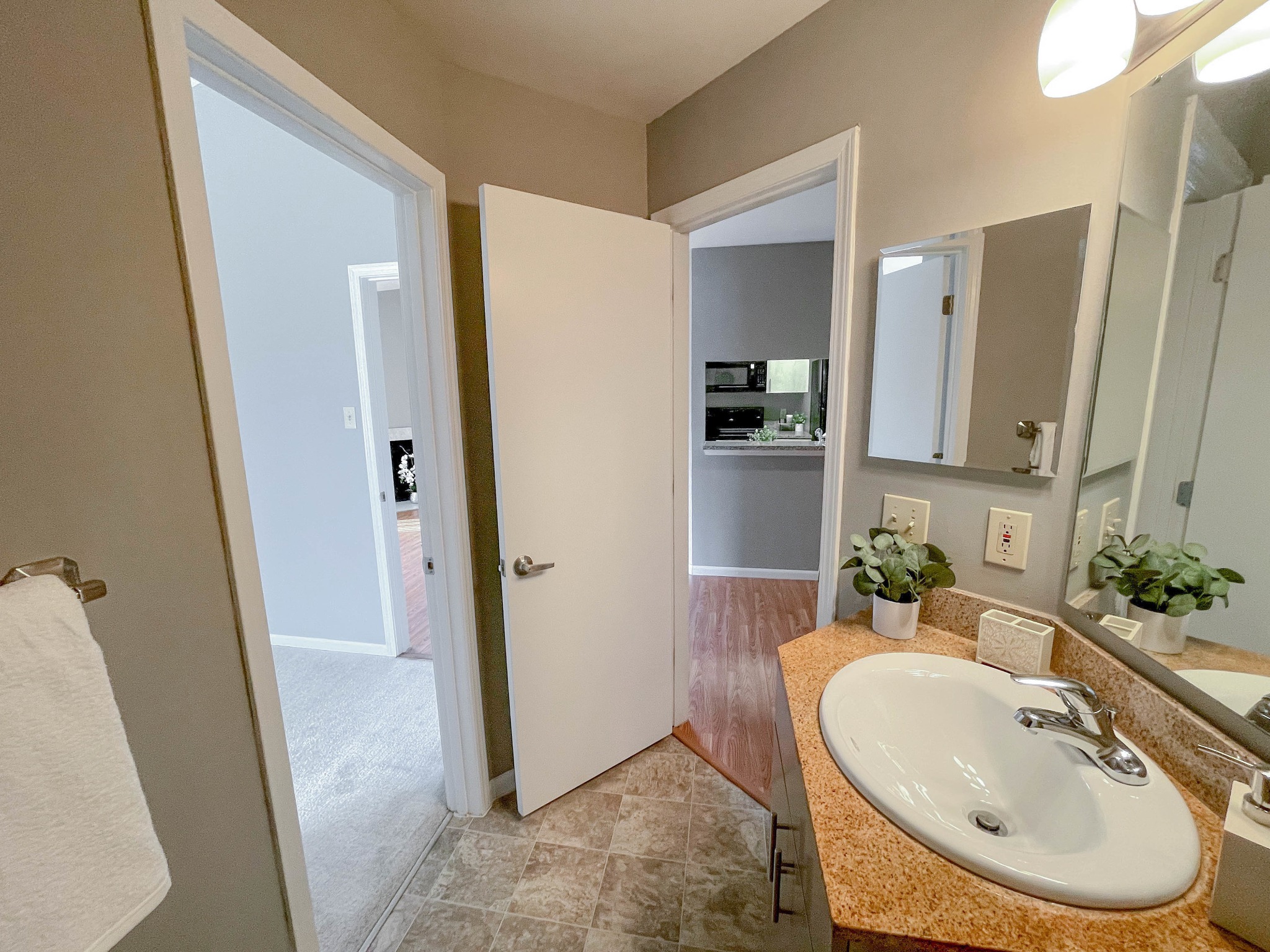 South Summit Apartments Image 12