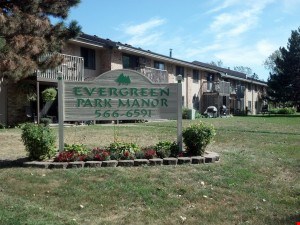 Evergreen Park Manor Image 2
