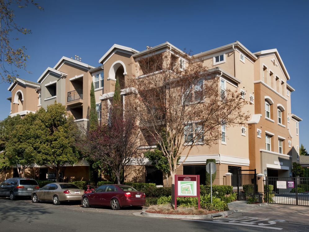 Ridge I Building Exteriors