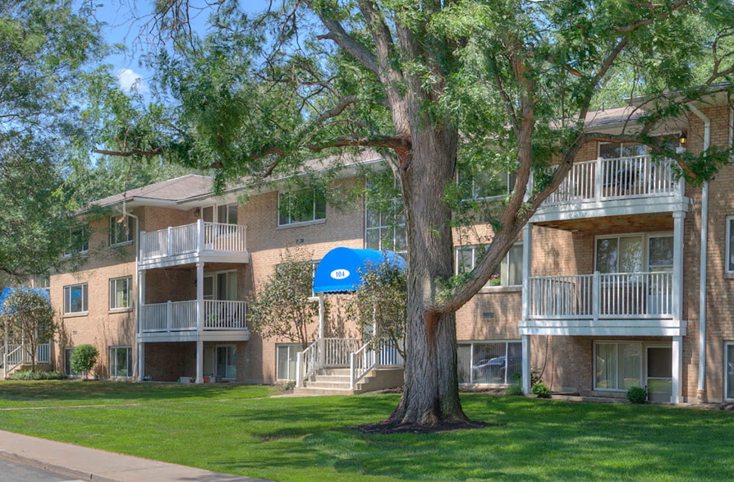 1600 Elmwood Avenue Apartments Image 1