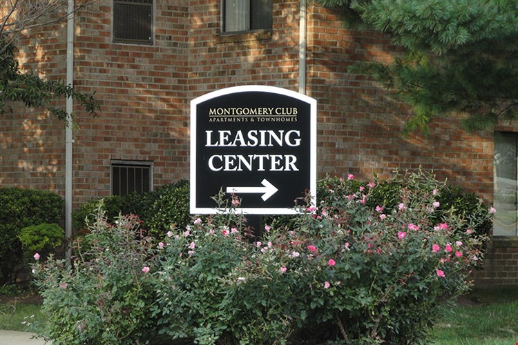 Montgomery Club Townhouses Image 3