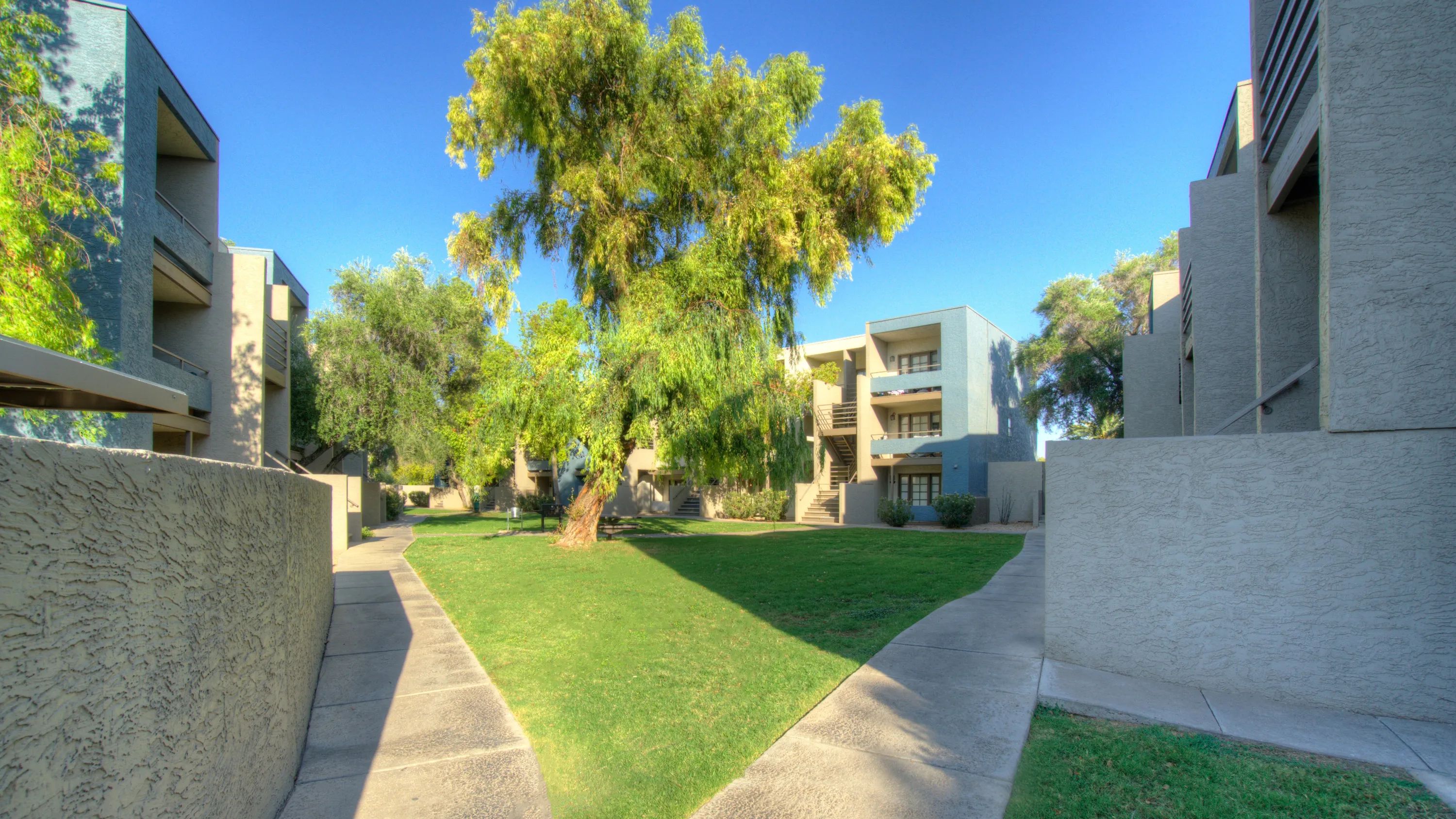 Fire up the grill! Our courtyard offers convenient picnic areas and grills, so you can host the perfect outdoor gathering.