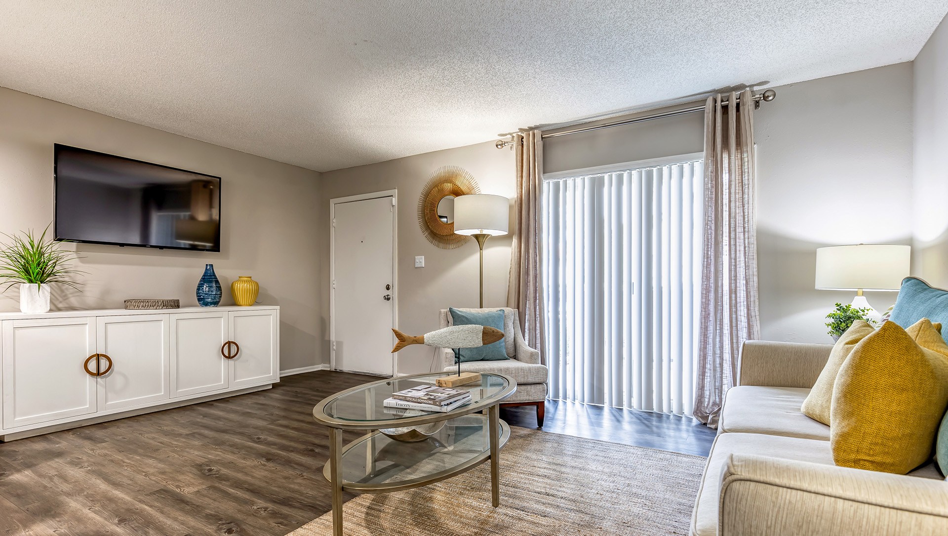 L'Estancia Apartment Homes Image 12