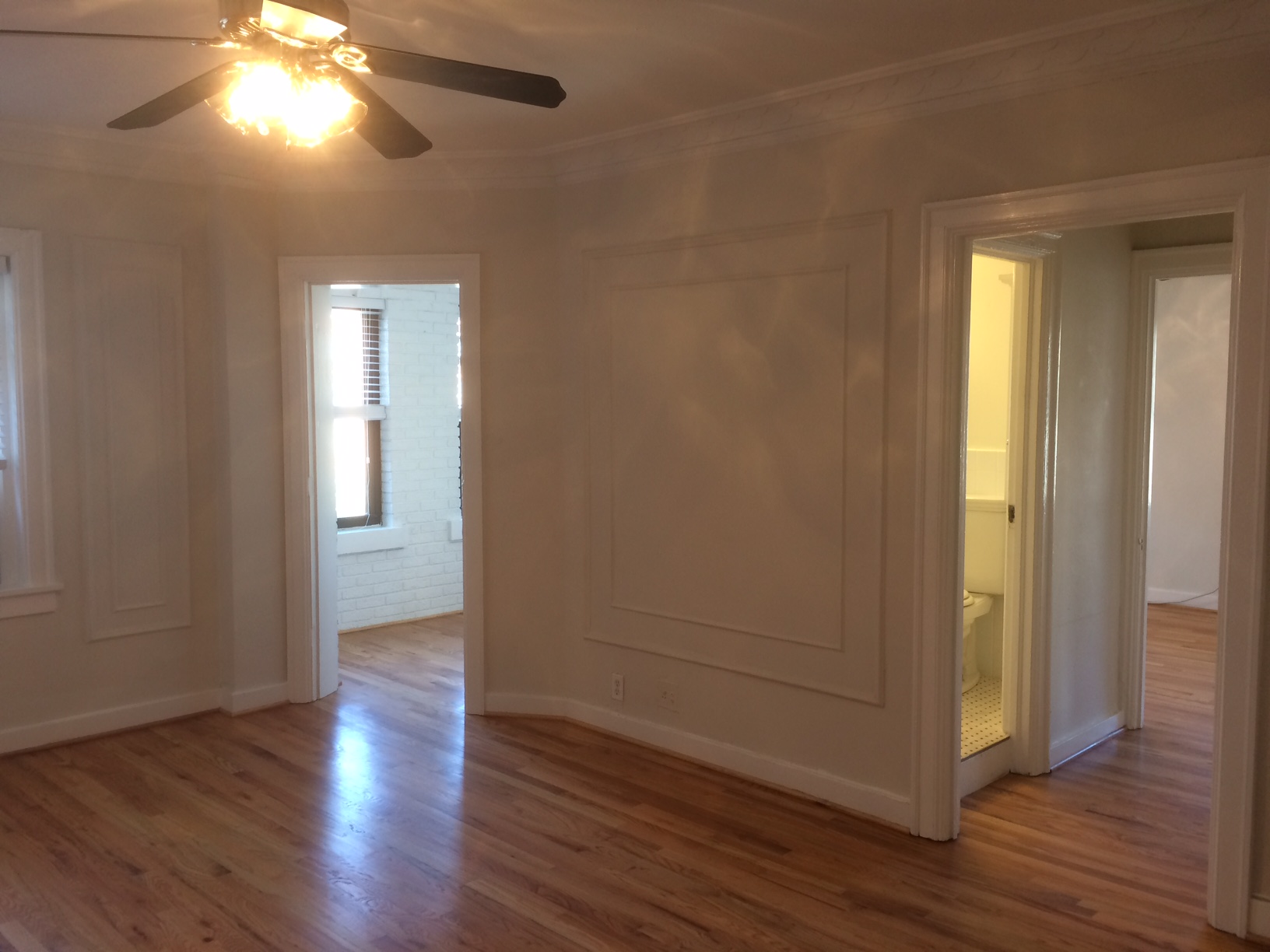 Plaza Apartment Center Image 8