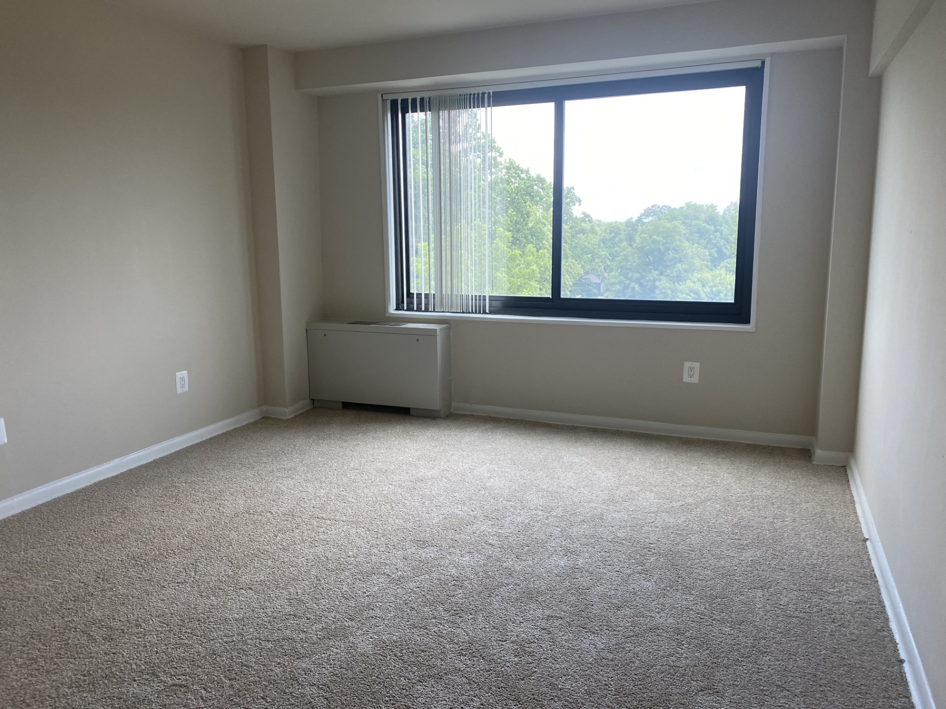 Silver Spring Towers Image 132