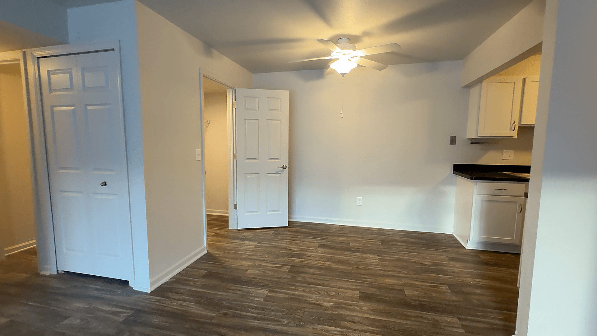 Three Oaks Apartments Image 15