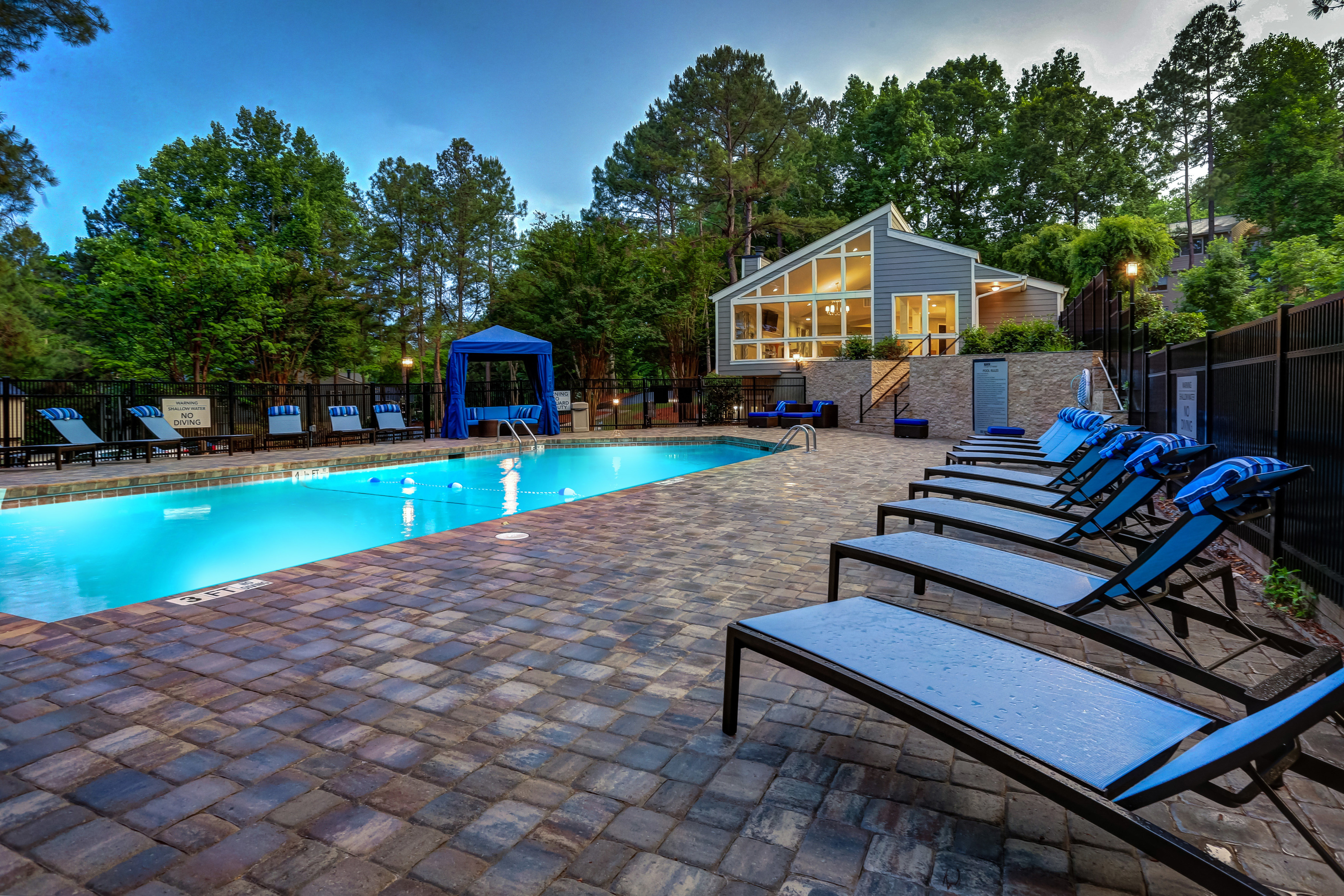 700 Riverchase Apartments Image 2