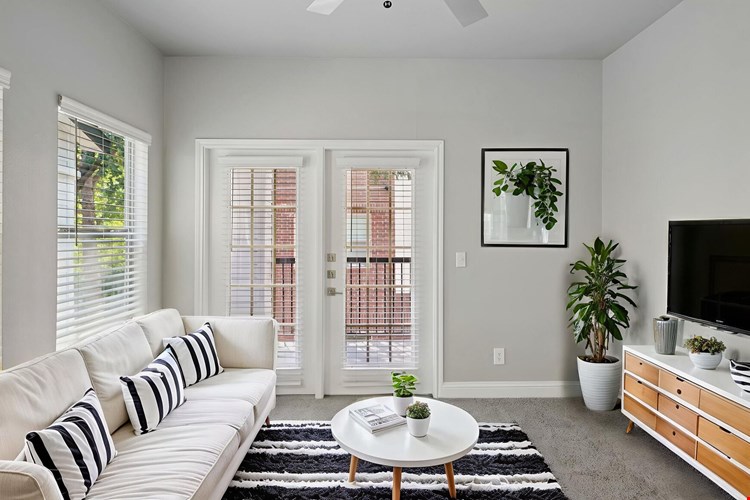 Larkin Apartment Homes Image 76