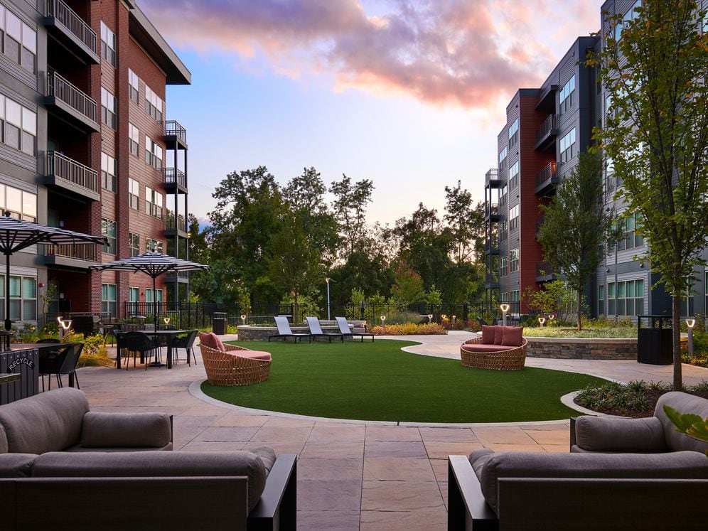 Courtyard with seating