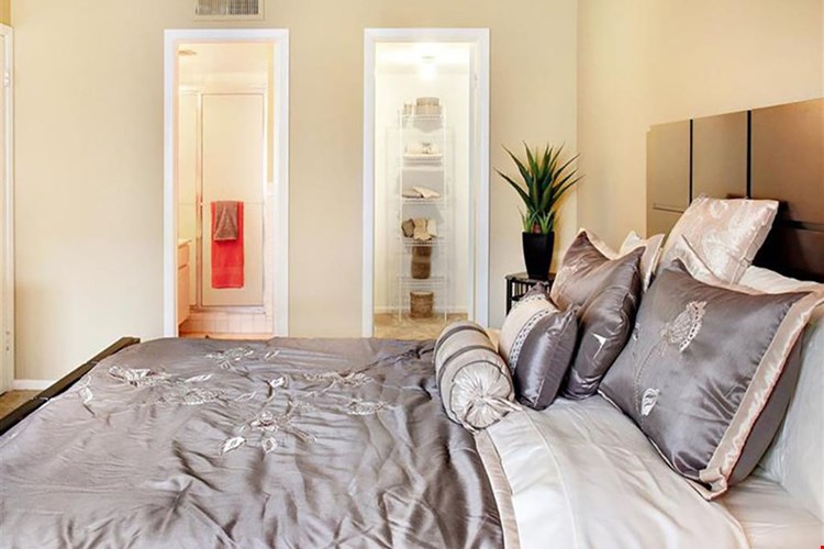 Oliver House Image 5