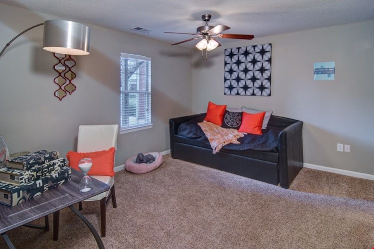 Huntington Chase Image 8