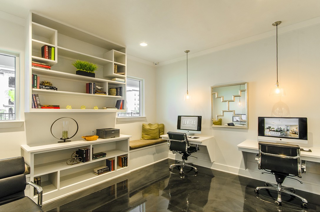 The Towers Woodland Image 12